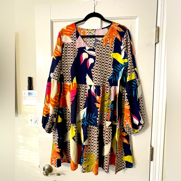 Dresses & Skirts - Womens Printed Swing Shift Dress Long Sleeve V Neck Tunic Dress size large